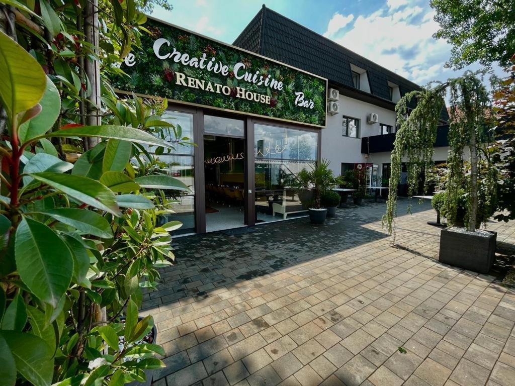 Renato House Hotel Targu Jiu Exterior photo